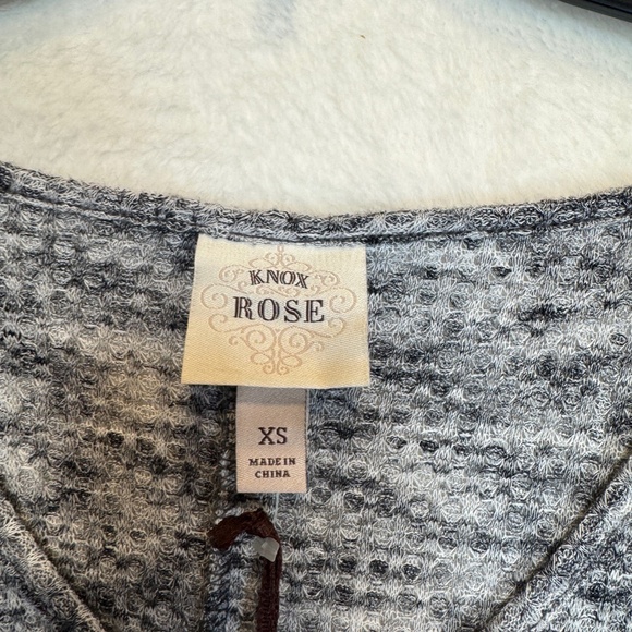 Knox Rose Shirt Womens Size XS Gray Long Sleeve Heathered V-Neck Tunic - Picture 2 of 9
